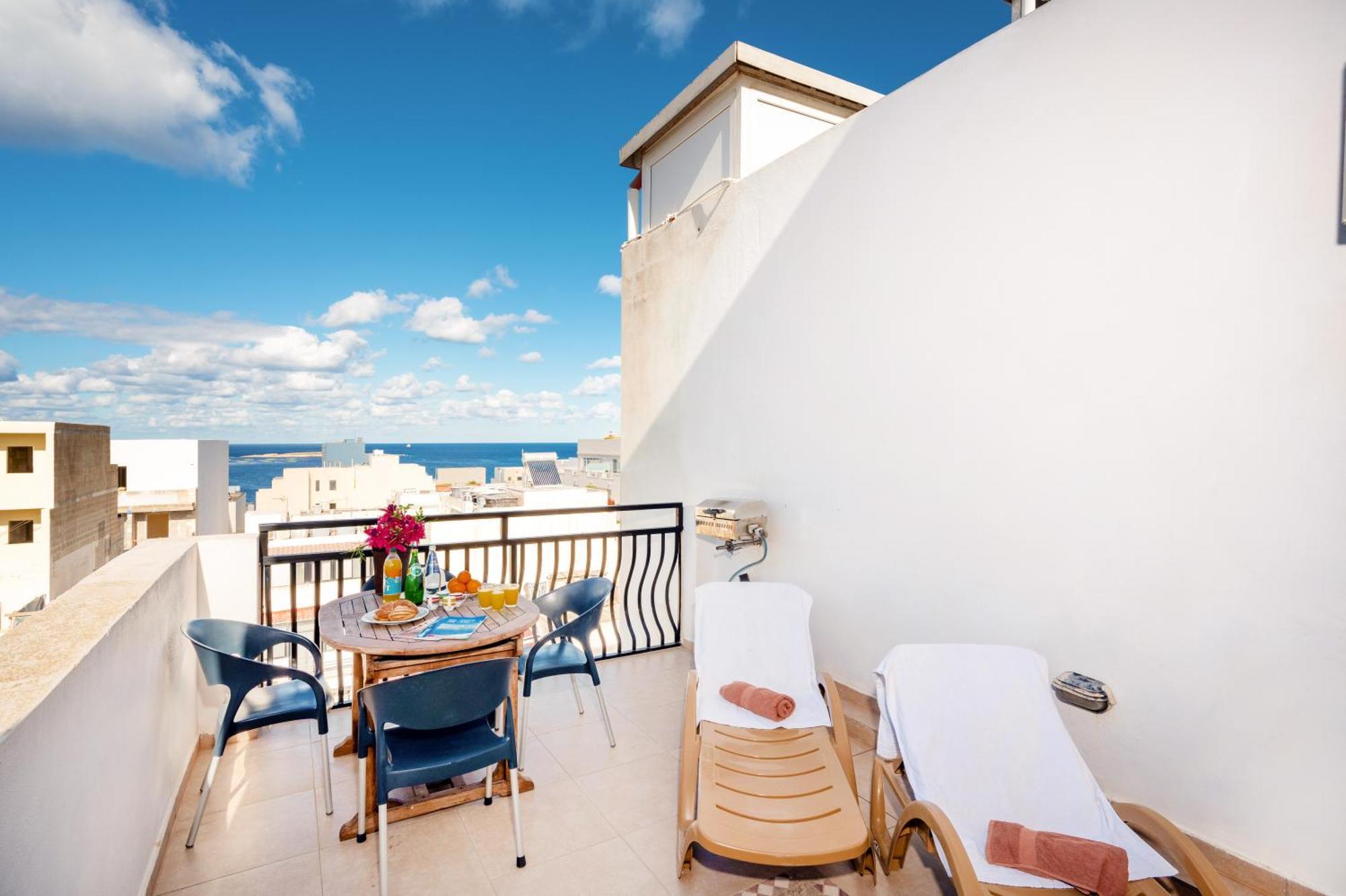 Seashells 2 Bedroom Apartment With Sunny Terrace With Stunning Sea Views - By Getawaysmalta St. Paul's Bay Exterior photo