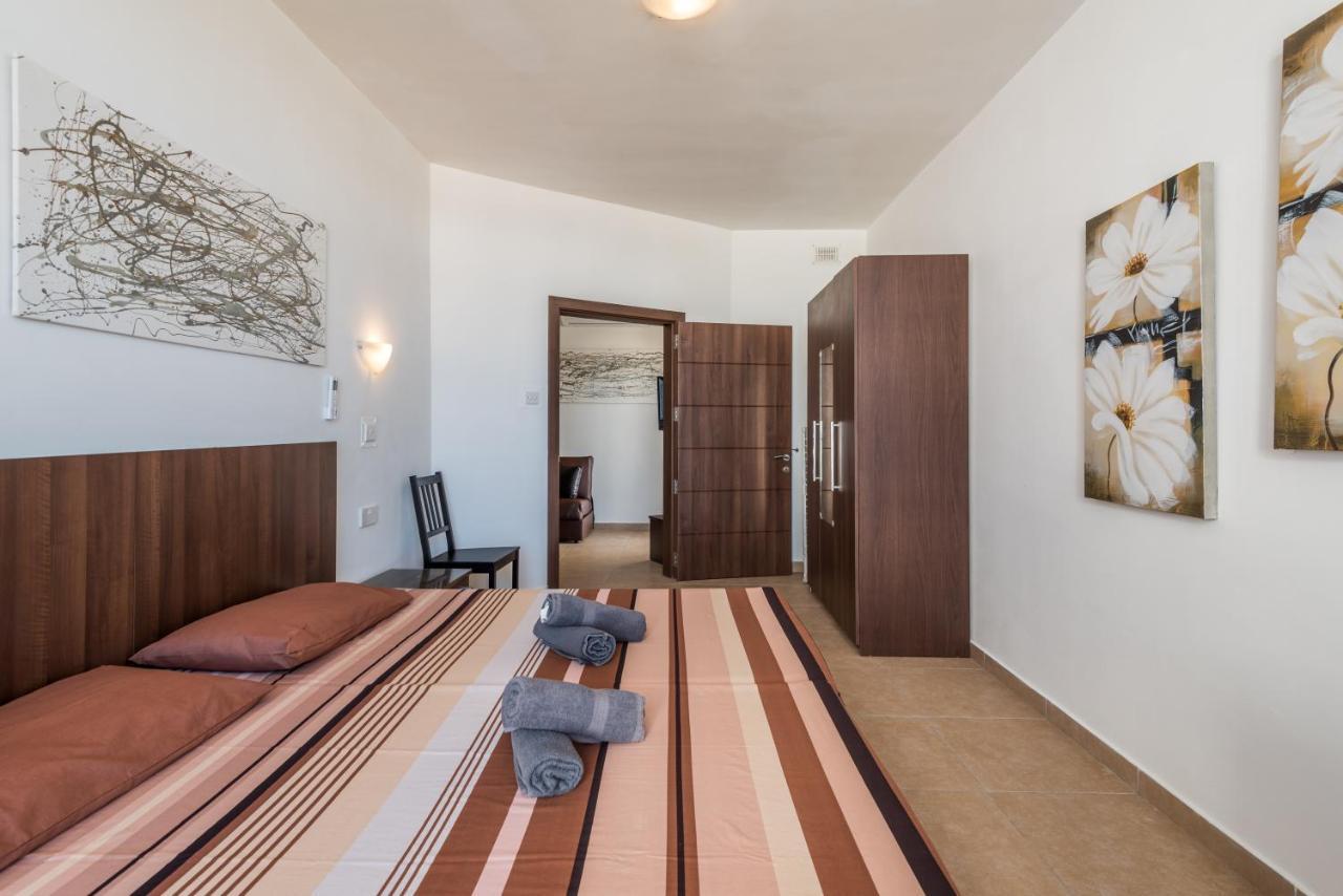 Seashells 2 Bedroom Apartment With Sunny Terrace With Stunning Sea Views - By Getawaysmalta St. Paul's Bay Exterior photo