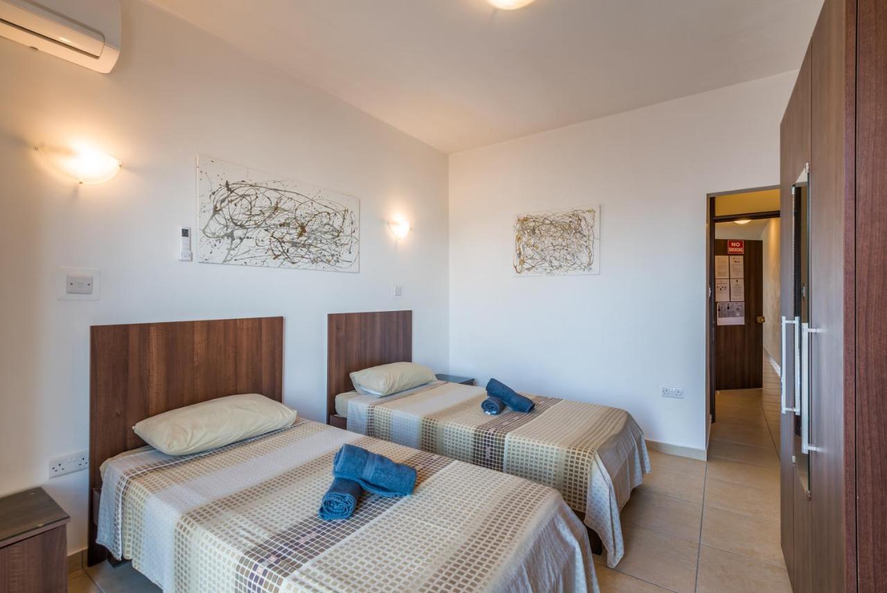 Seashells 2 Bedroom Apartment With Sunny Terrace With Stunning Sea Views - By Getawaysmalta St. Paul's Bay Exterior photo